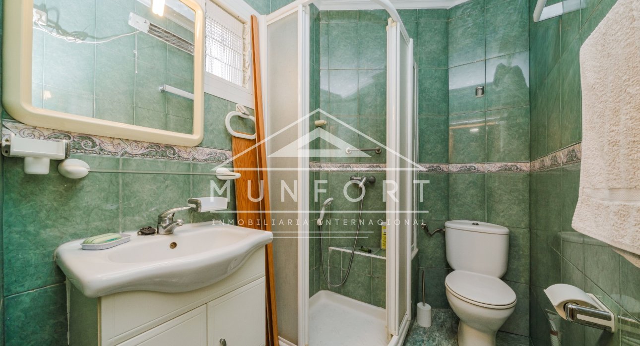 Resale - Bungalows -
Los Nietos