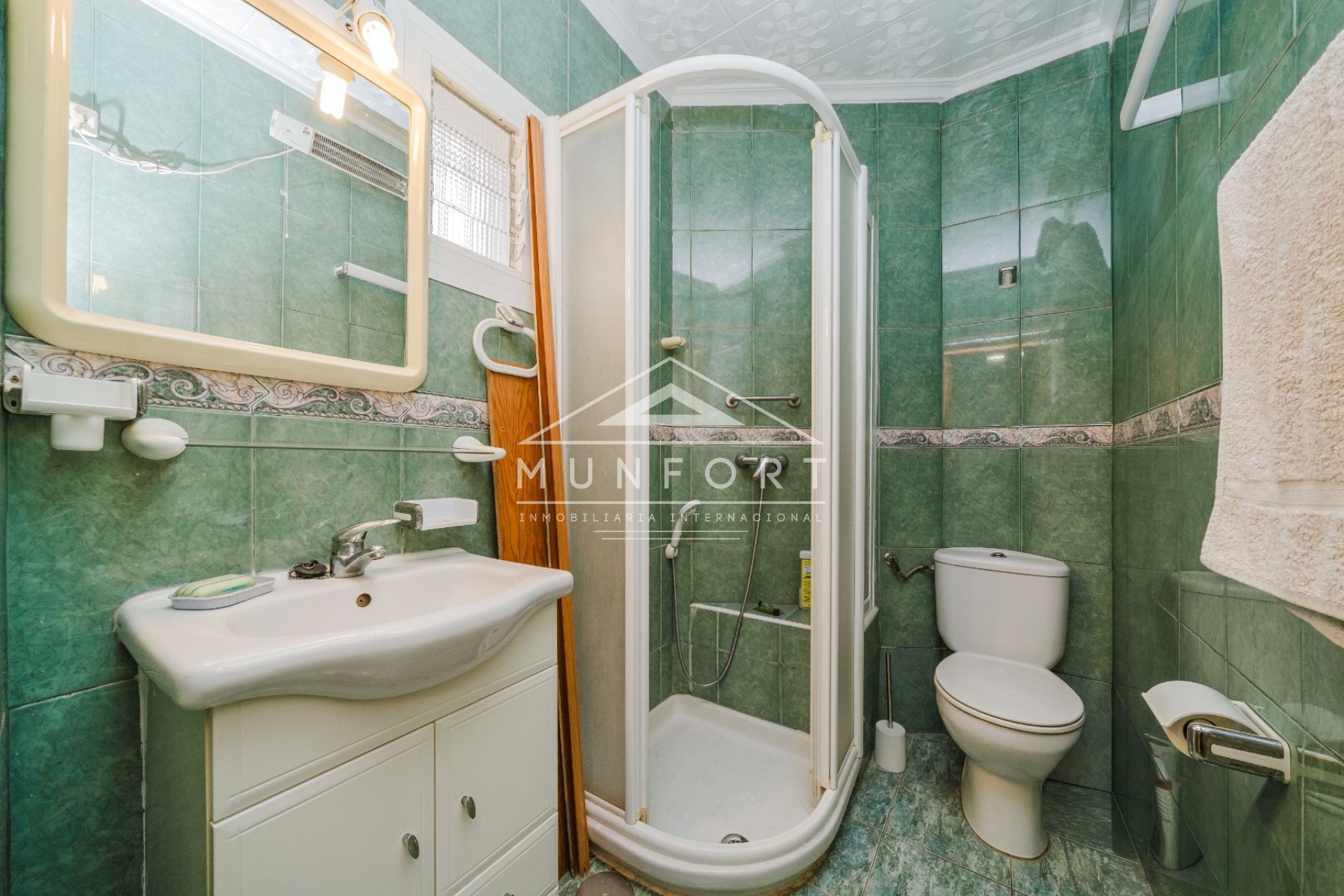 Resale - Bungalows -
Los Nietos