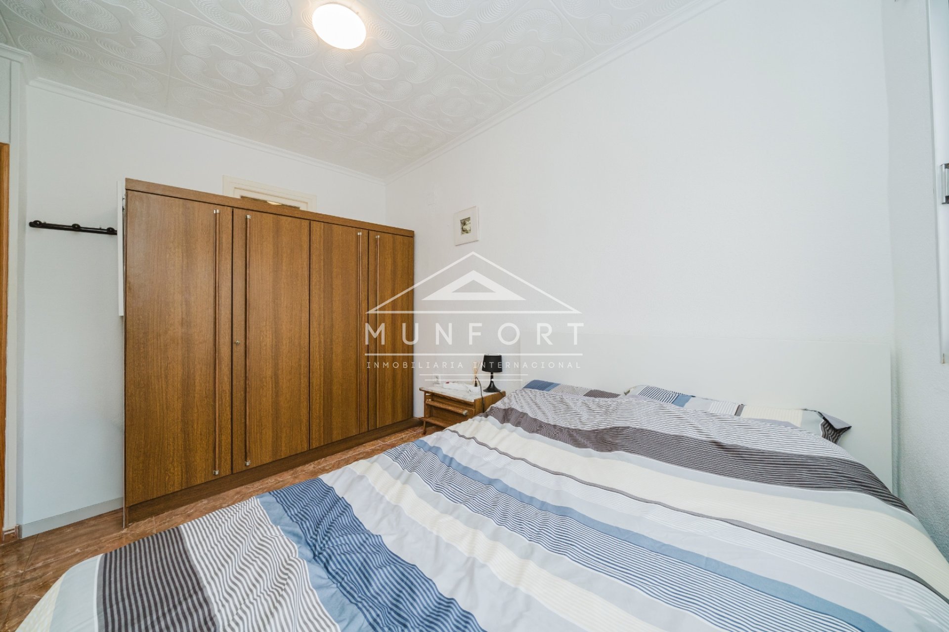 Resale - Bungalows -
Los Nietos