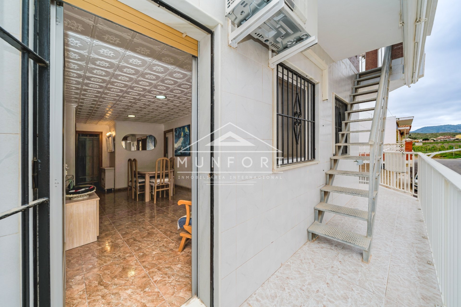 Resale - Bungalows -
Los Nietos