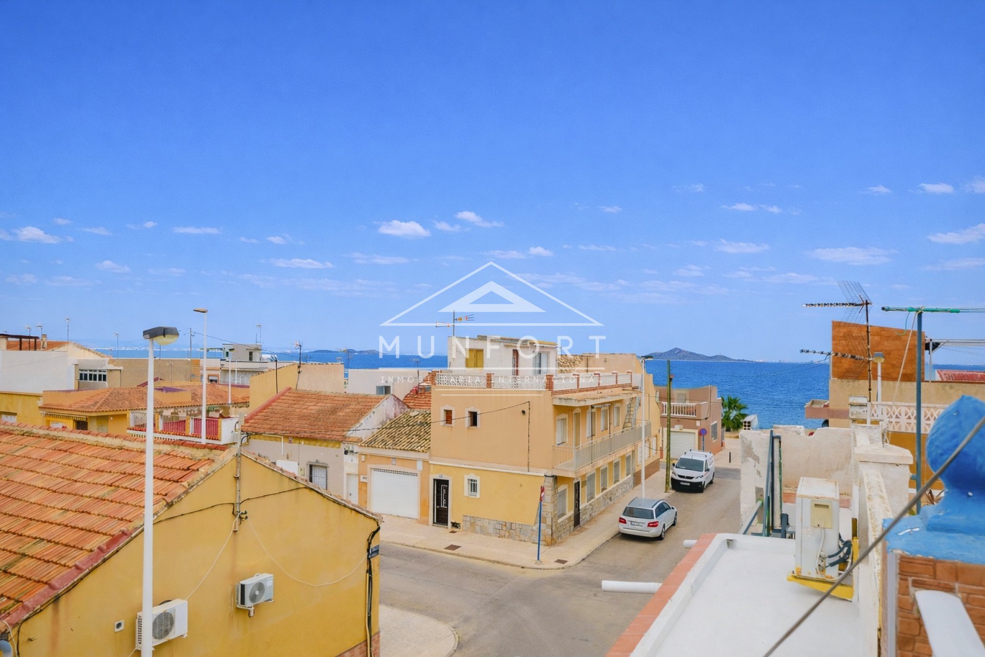 Resale - Bungalows -
Los Nietos