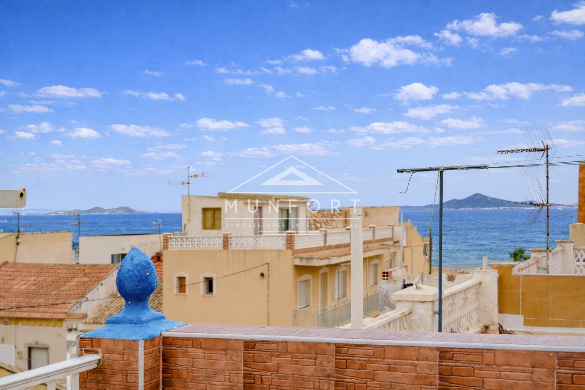 Resale - Bungalows -
Los Nietos