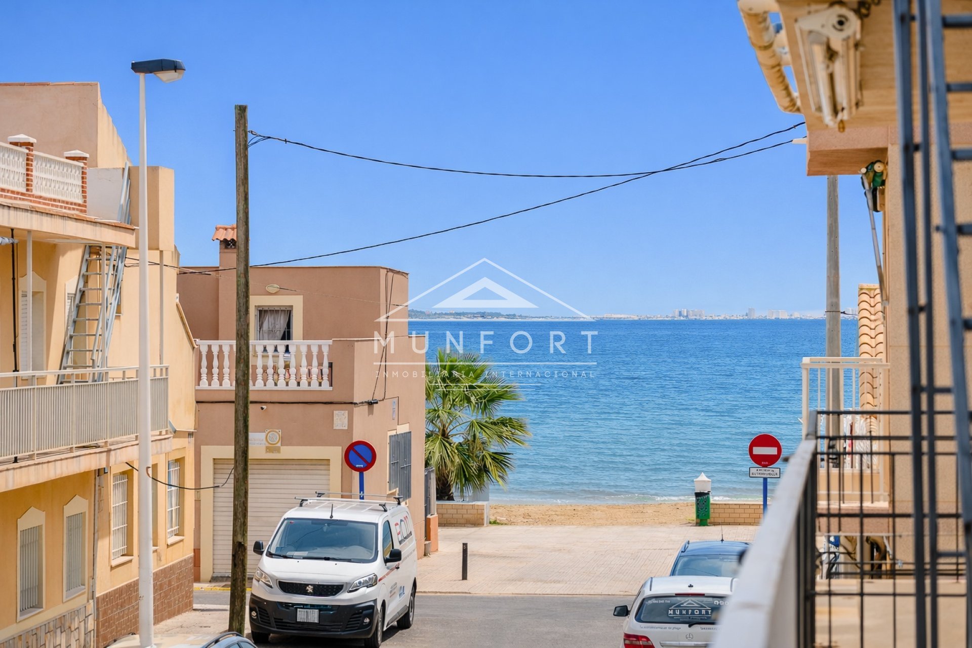 Resale - Bungalows -
Los Nietos