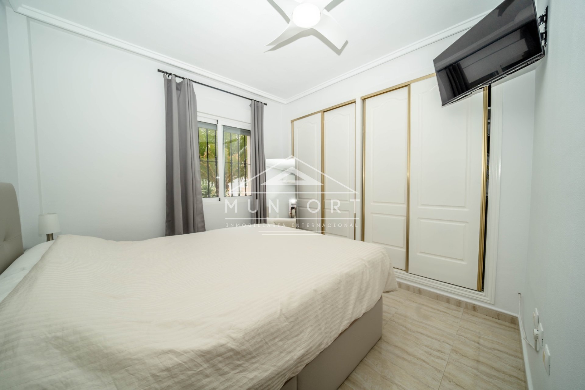 Resale - Bungalows -
Orihuela Costa - Los Dolses