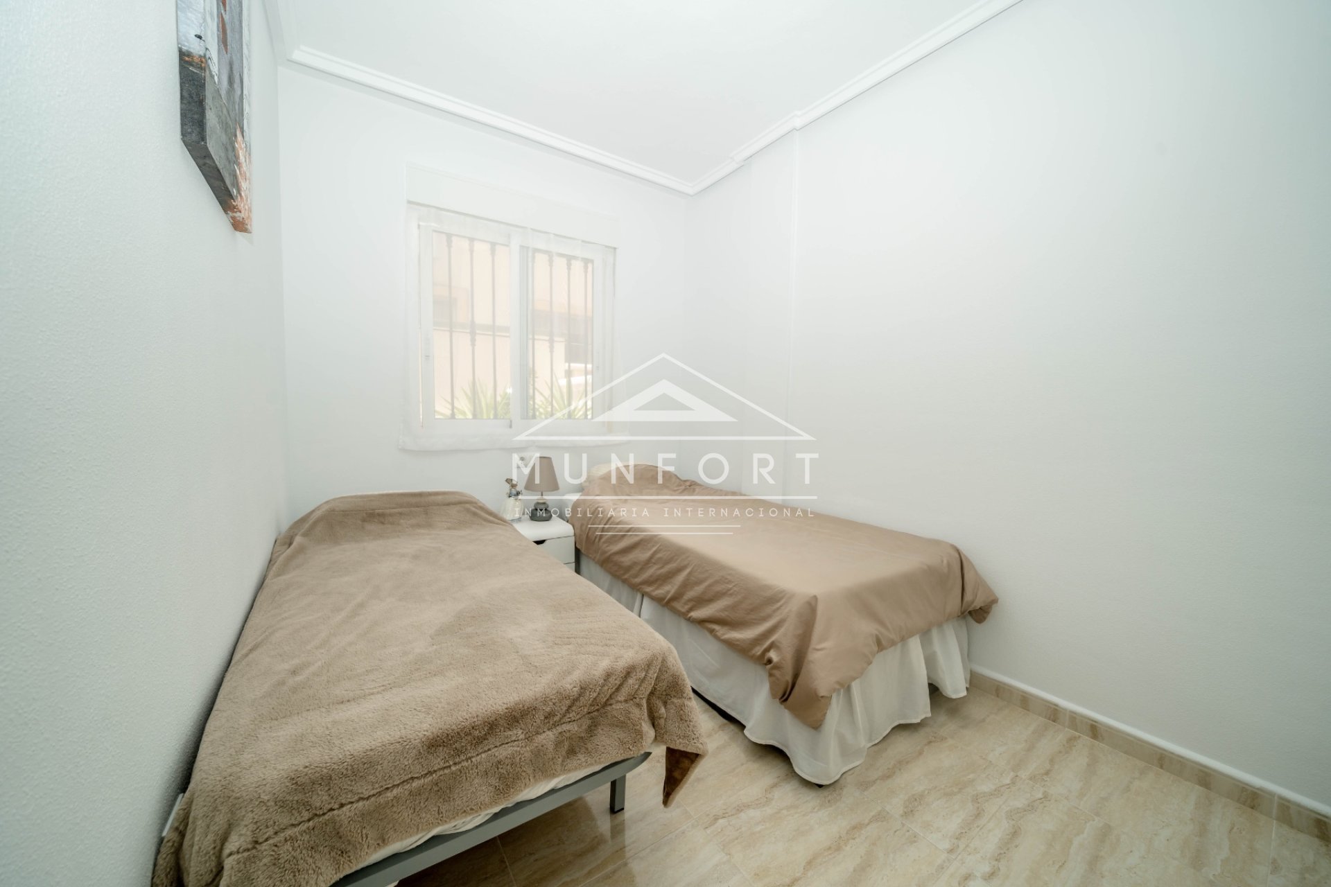 Resale - Bungalows -
Orihuela Costa - Los Dolses