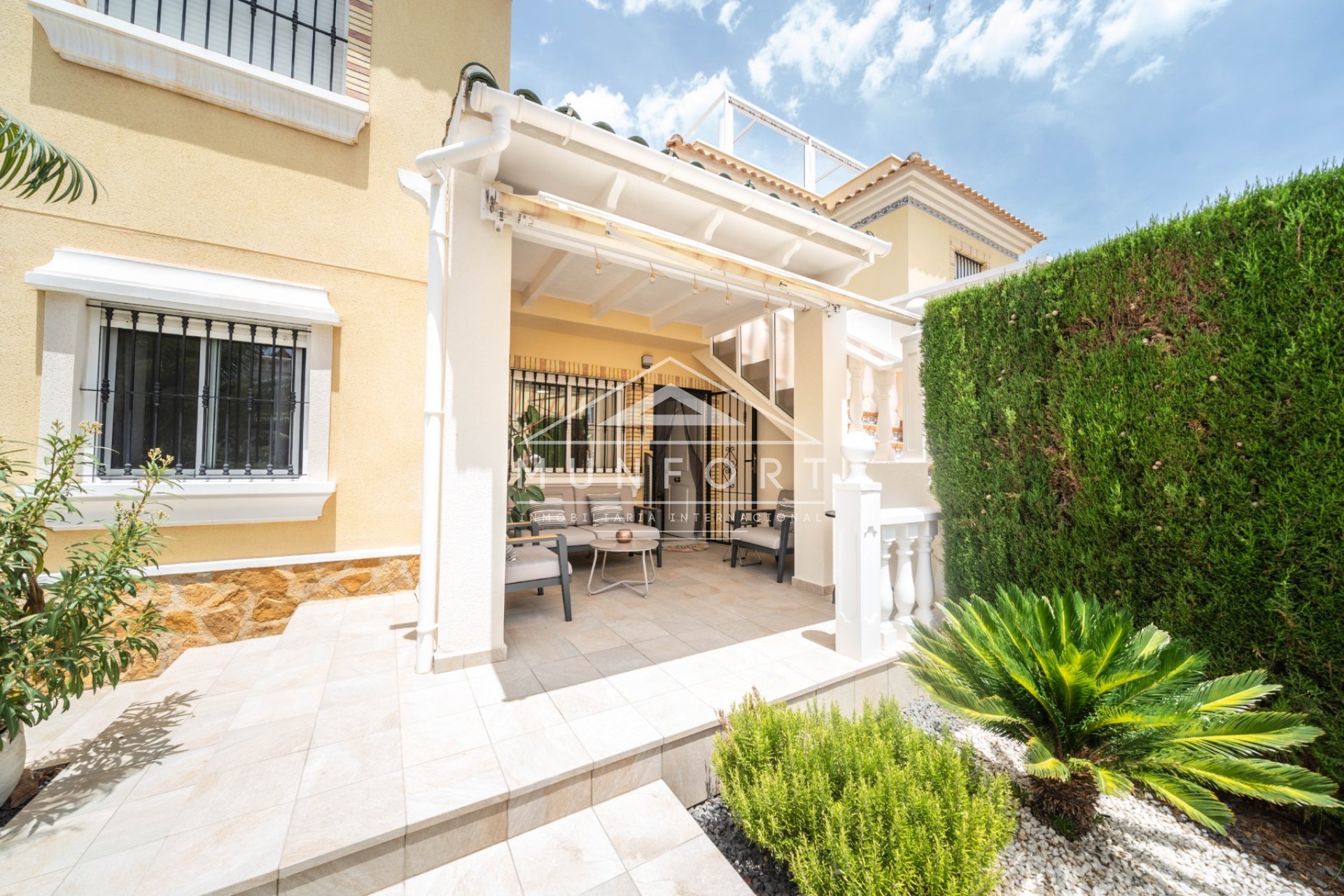 Resale - Bungalows -
Orihuela Costa - Los Dolses