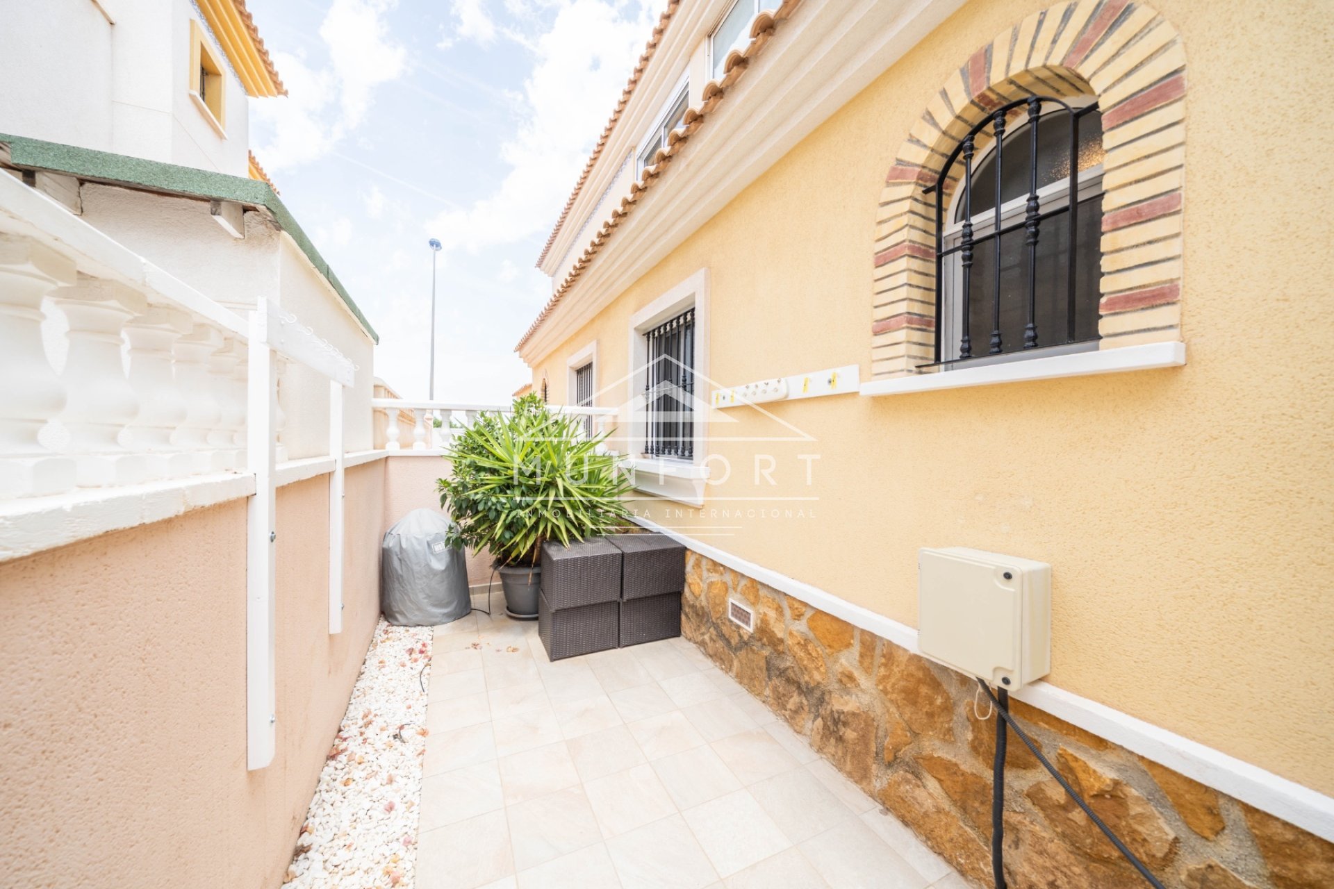 Resale - Bungalows -
Orihuela Costa - Los Dolses