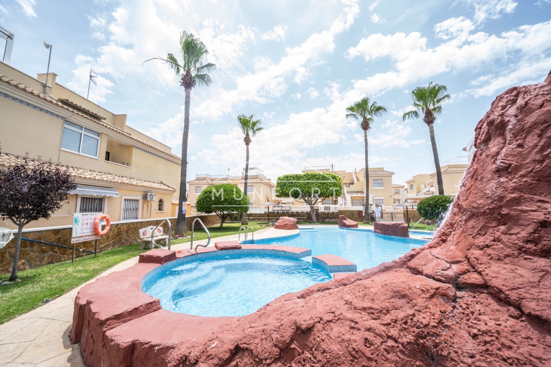Resale - Bungalows -
Orihuela Costa - Los Dolses