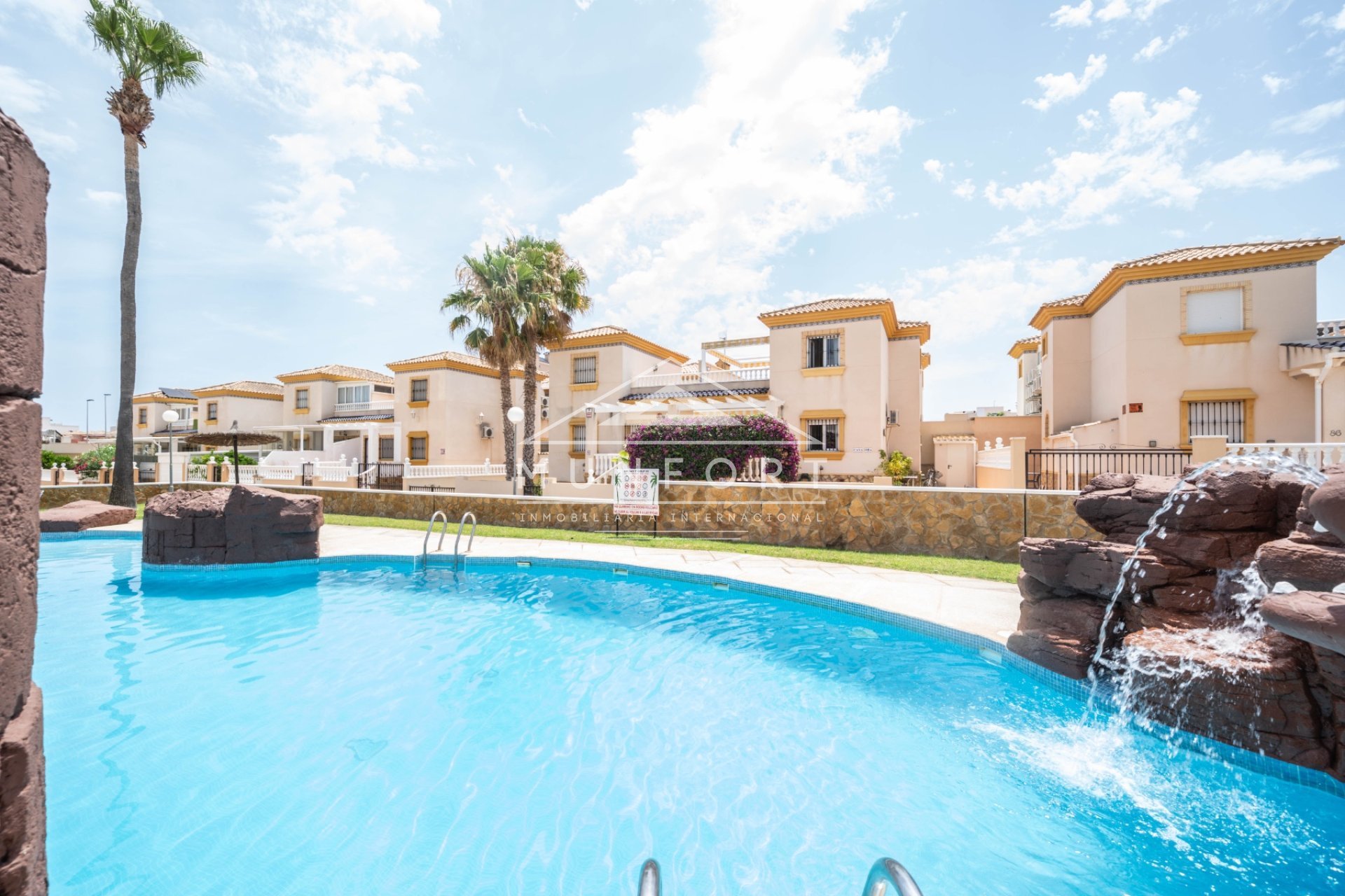 Resale - Bungalows -
Orihuela Costa - Los Dolses