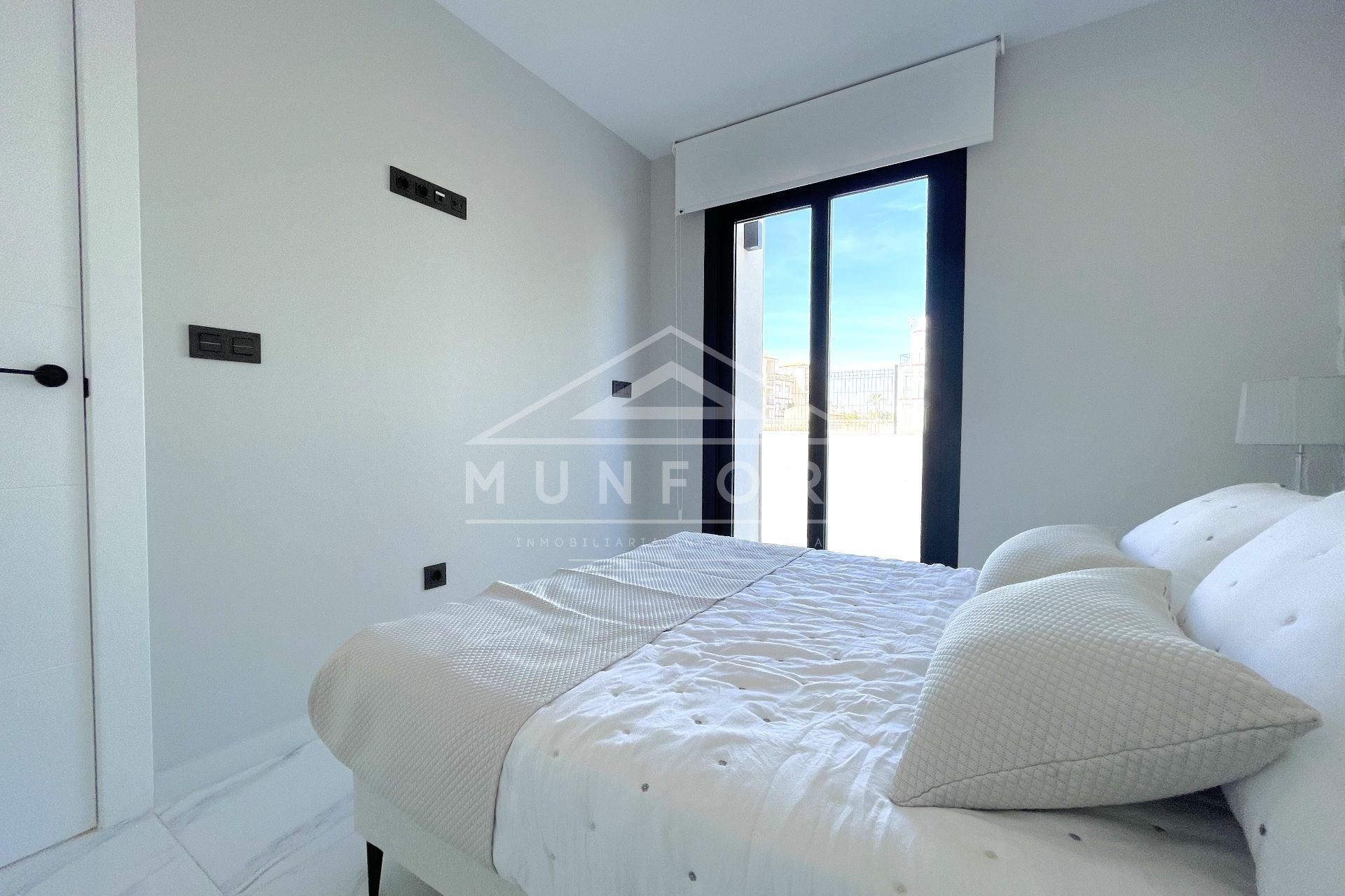 Resale - Bungalows -
Orihuela Costa - Punta Prima