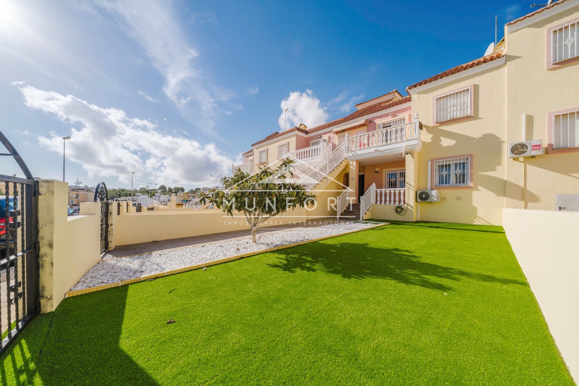 Resale - Bungalows -
Orihuela Costa - Villamartín