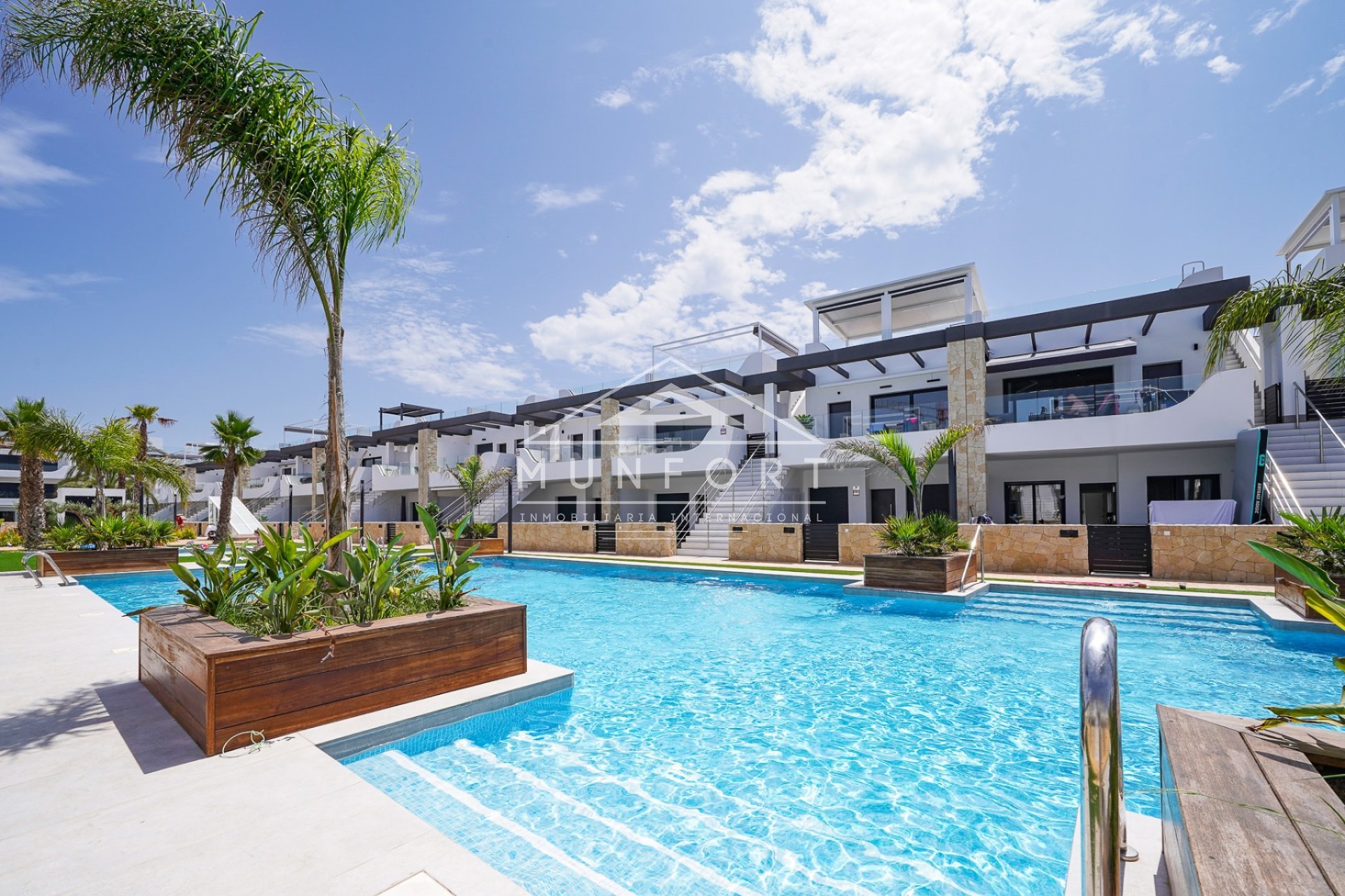 Resale - Bungalows -
Pilar de la Horadada