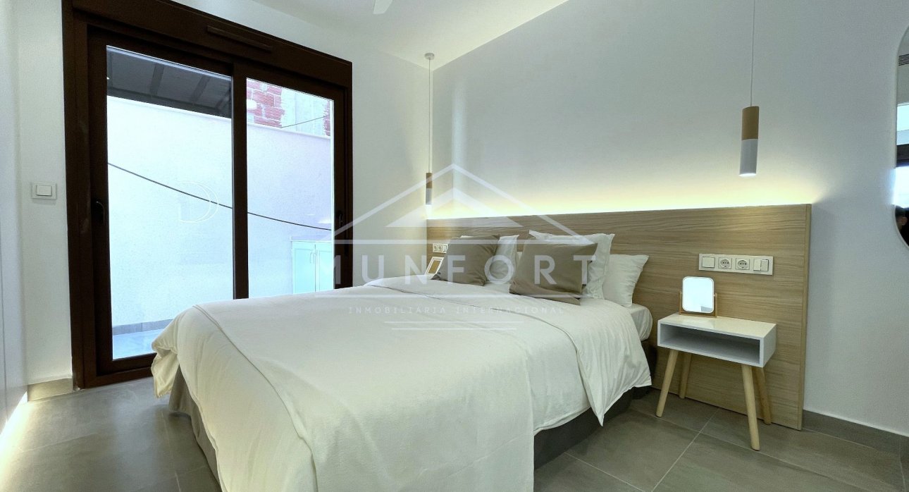 Resale - Bungalows -
Pilar de la Horadada