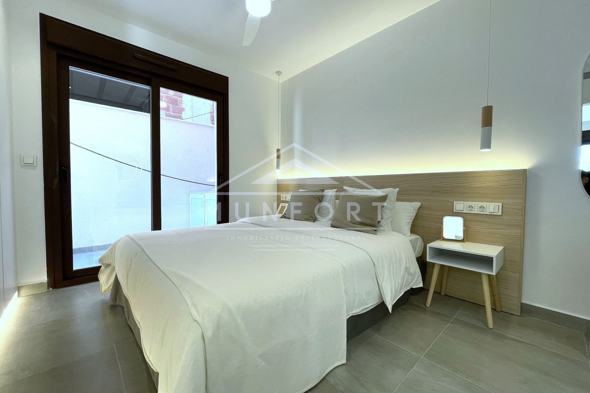 Resale - Bungalows -
Pilar de la Horadada