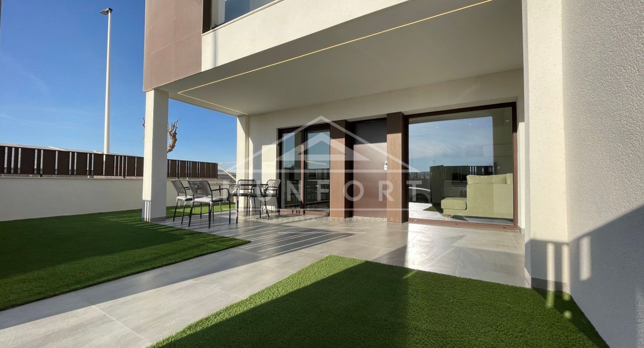 Resale - Bungalows -
Pilar de la Horadada