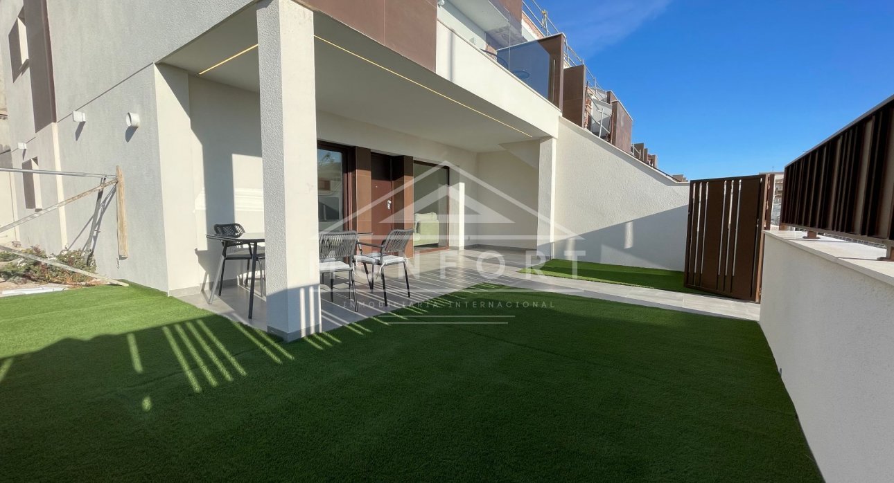 Resale - Bungalows -
Pilar de la Horadada