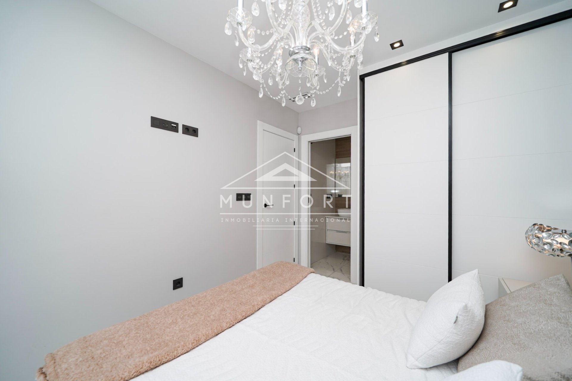 Resale - Bungalows -
Pilar de la Horadada