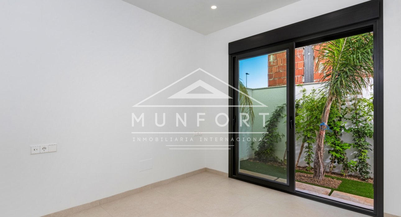 Resale - Bungalows -
Pilar de la Horadada