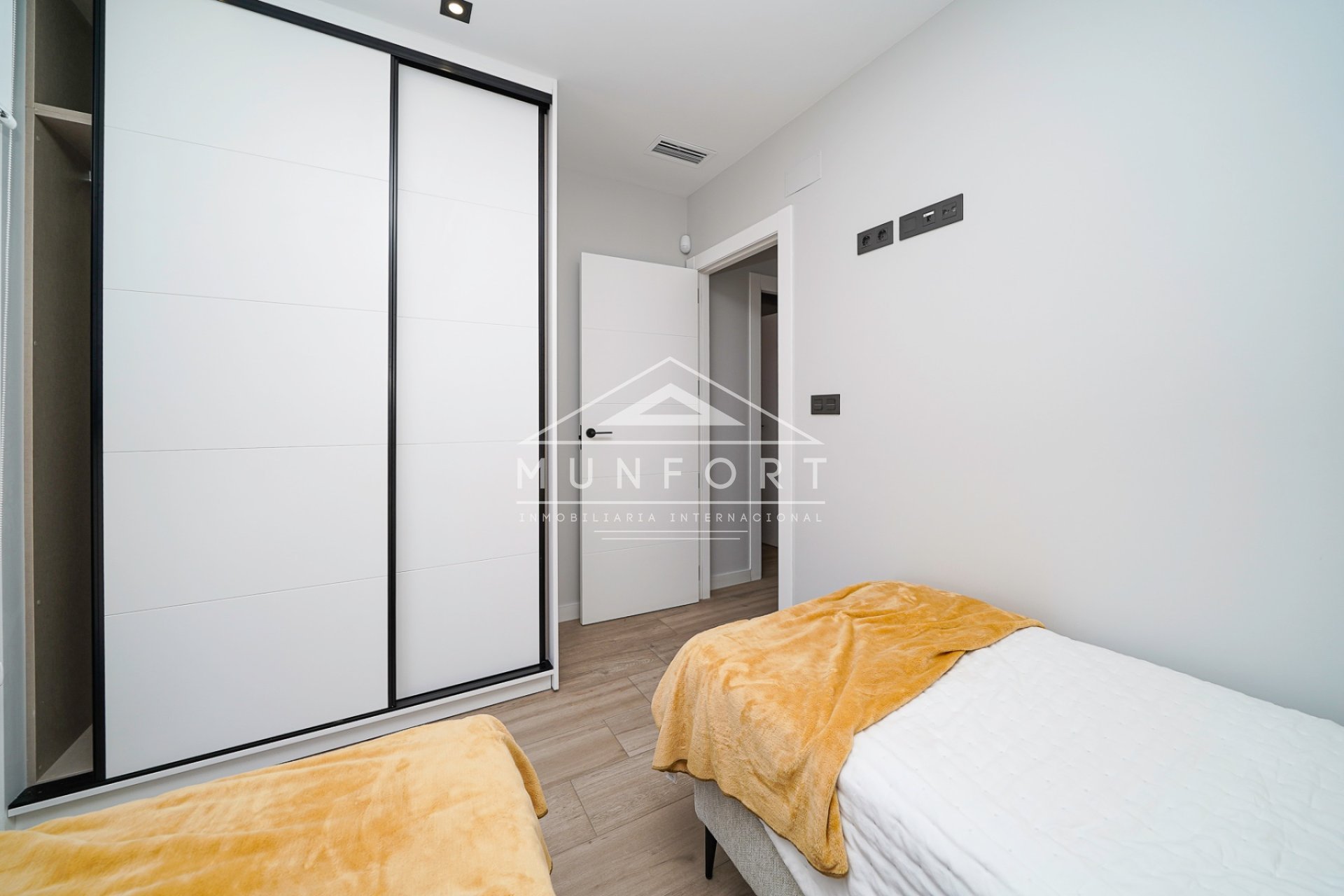 Resale - Bungalows -
Pilar de la Horadada