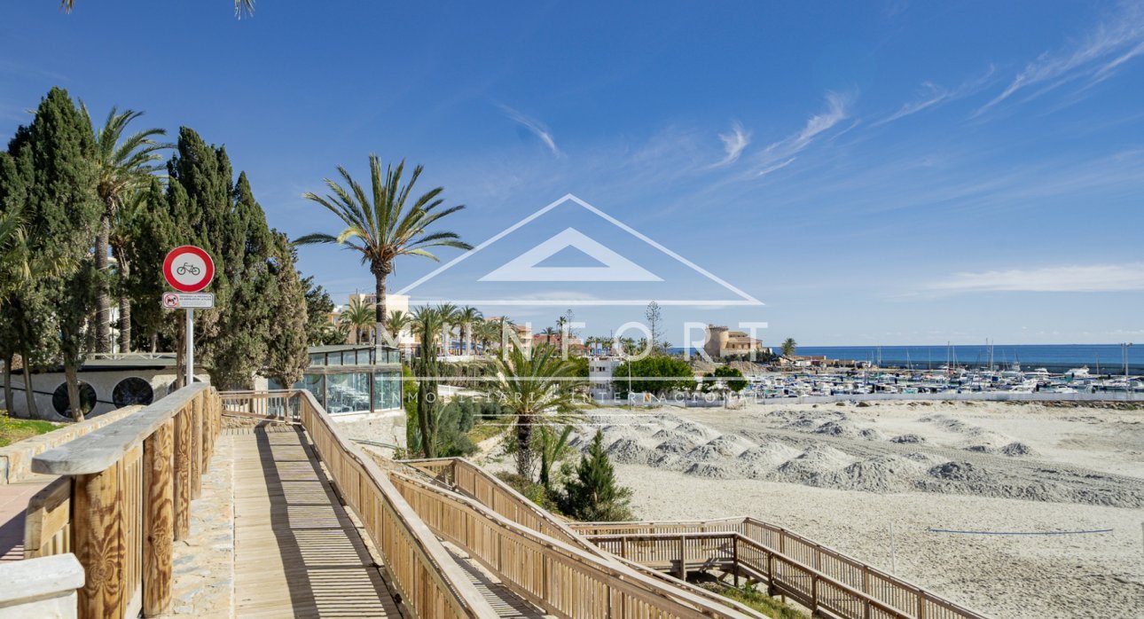 Resale - Bungalows -
Pilar de la Horadada