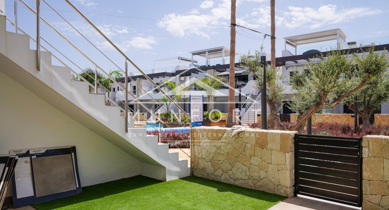 Resale - Bungalows -
Pilar de la Horadada