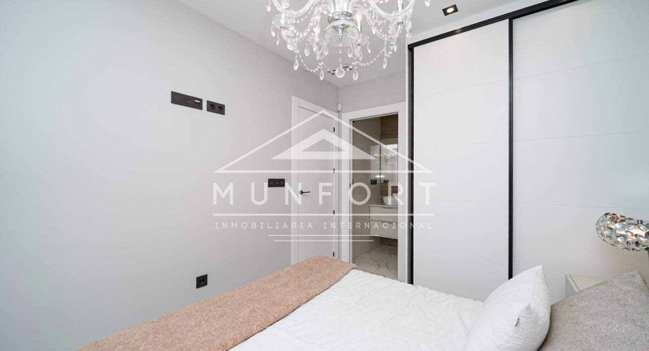 Resale - Bungalows -
Pilar de la Horadada