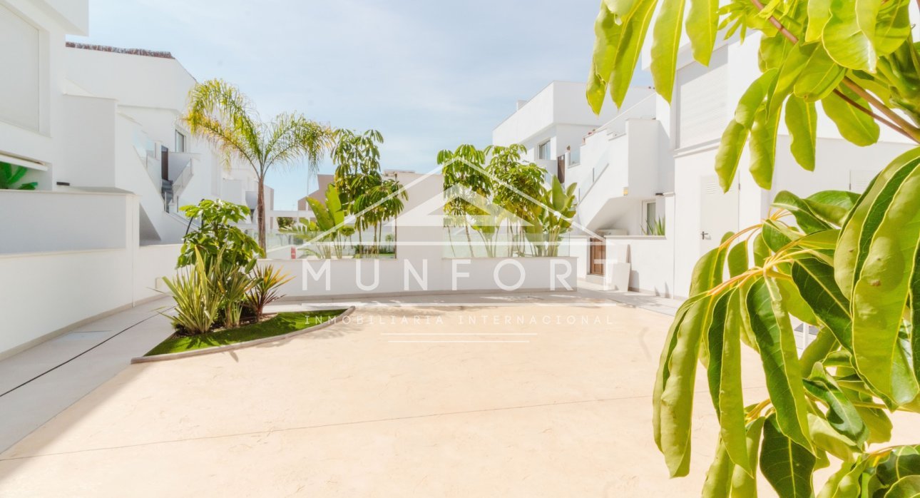 Resale - Bungalows -
Pilar de la Horadada