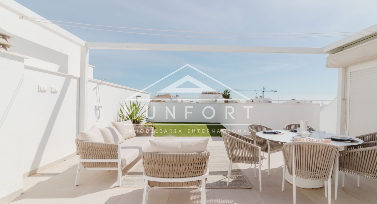 Resale - Bungalows -
Pilar de la Horadada