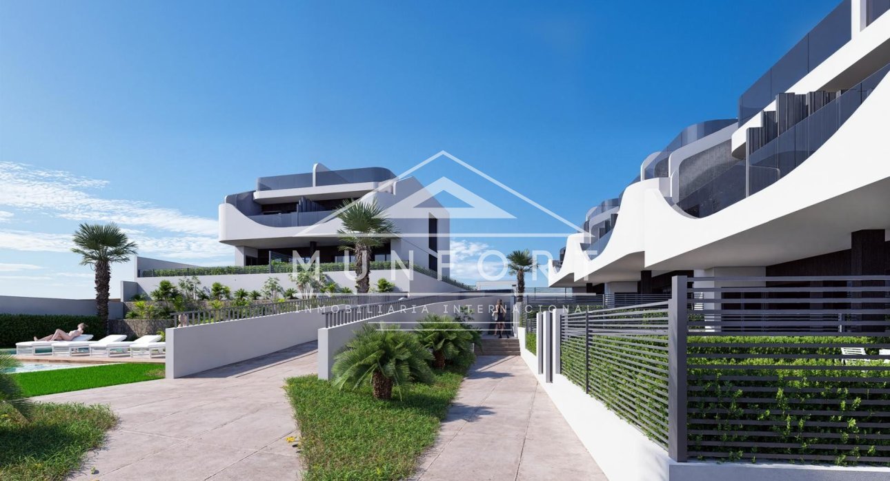 Resale - Bungalows -
San Miguel de Salinas - Ciudad de las Comunicaciones