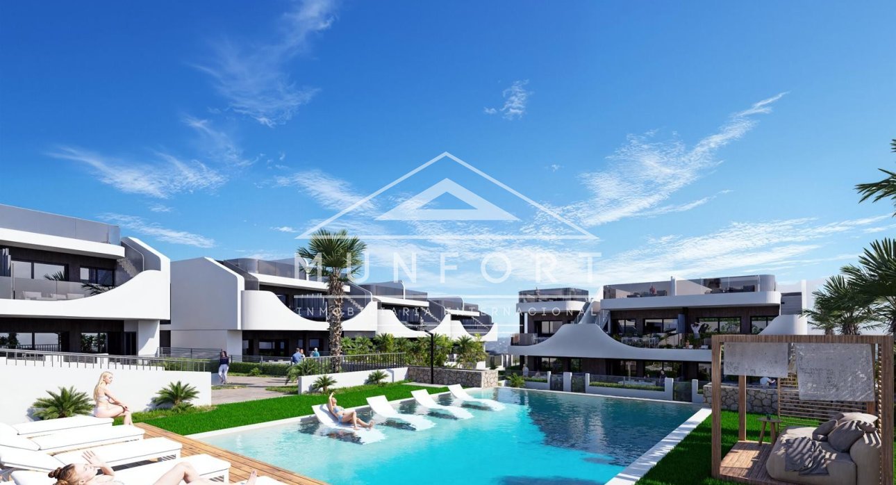 Resale - Bungalows -
San Miguel de Salinas - Ciudad de las Comunicaciones