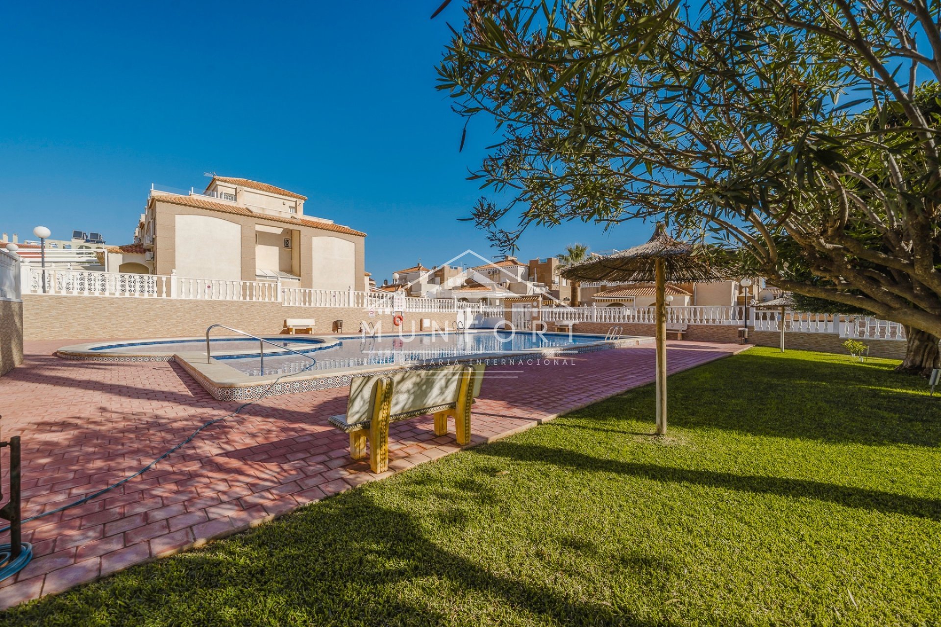 Resale - Bungalows -
Torrevieja - La Mata - Torrevieja