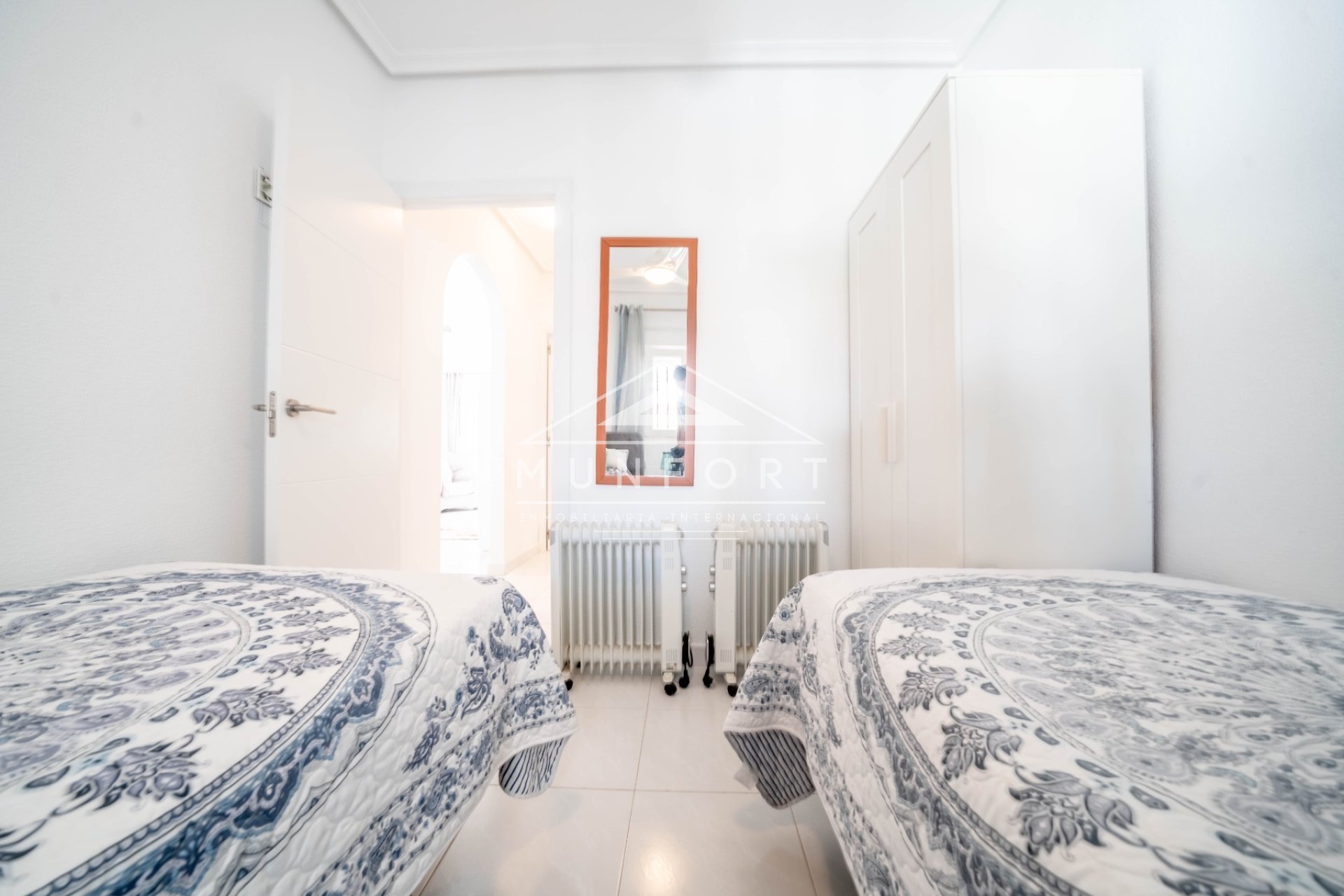 Resale - Bungalows -
Villamartin