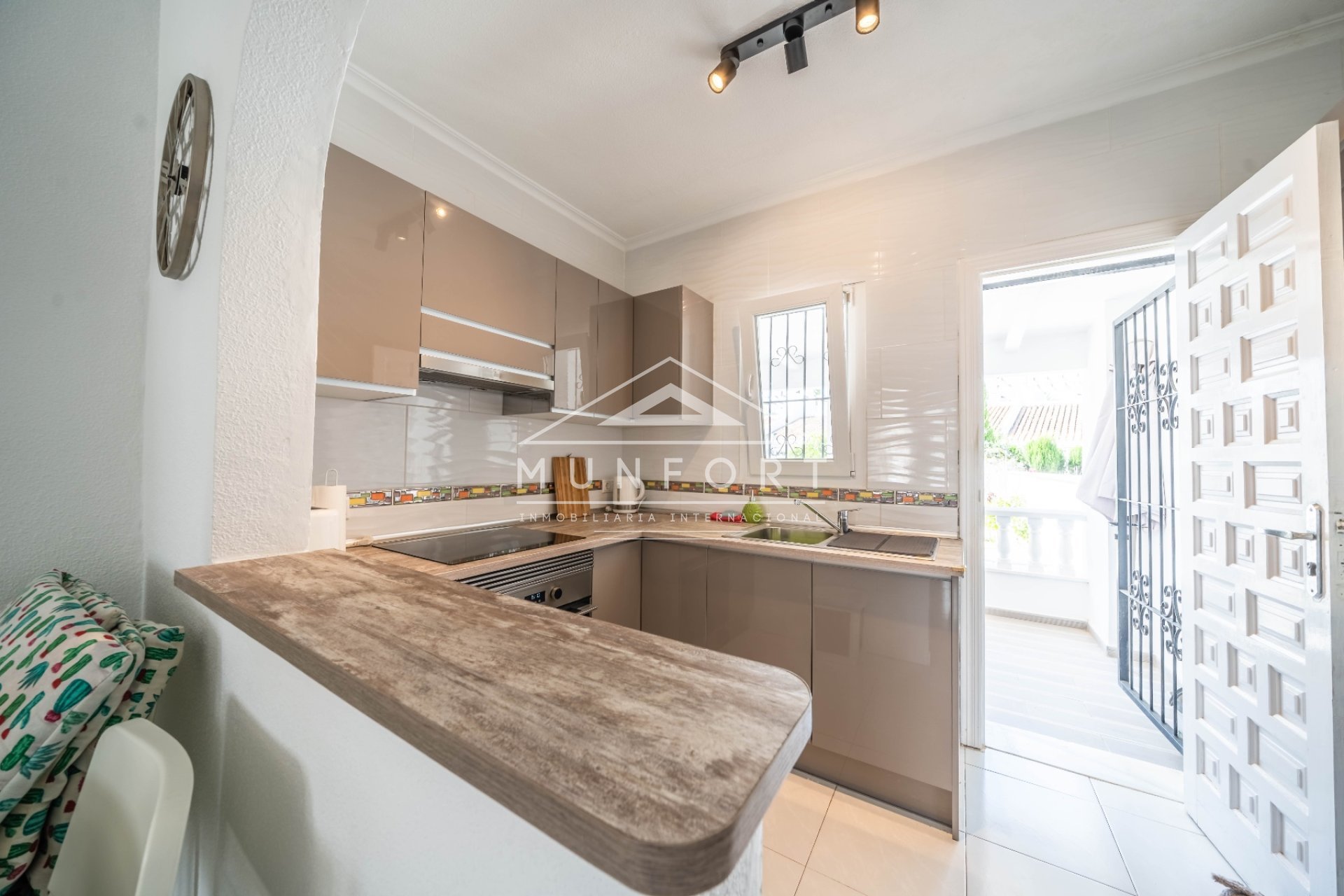 Resale - Bungalows -
Villamartin