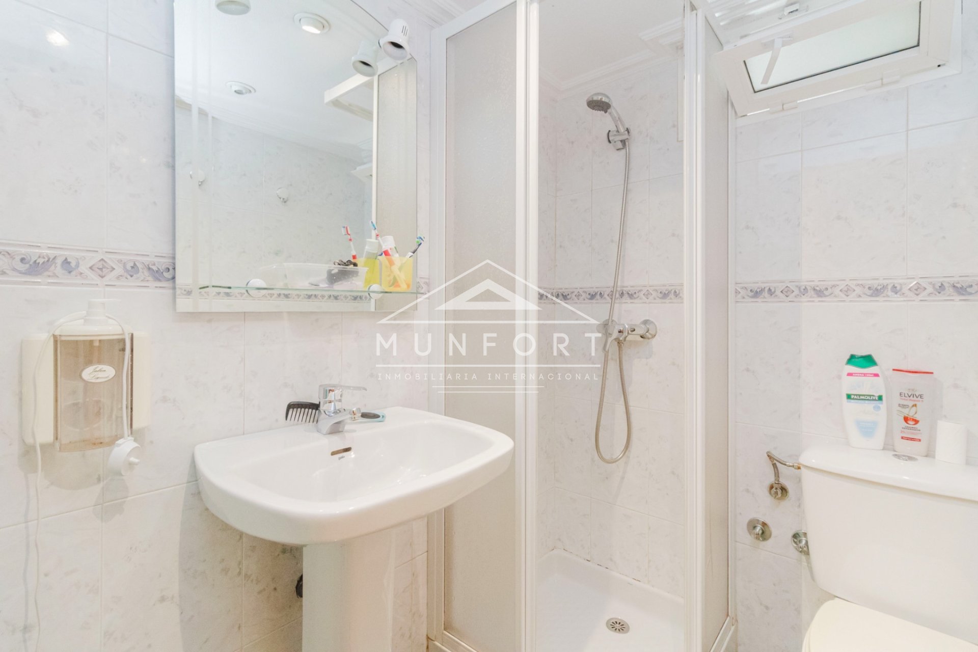 Resale - Commercial premises -
Alcázares, Los