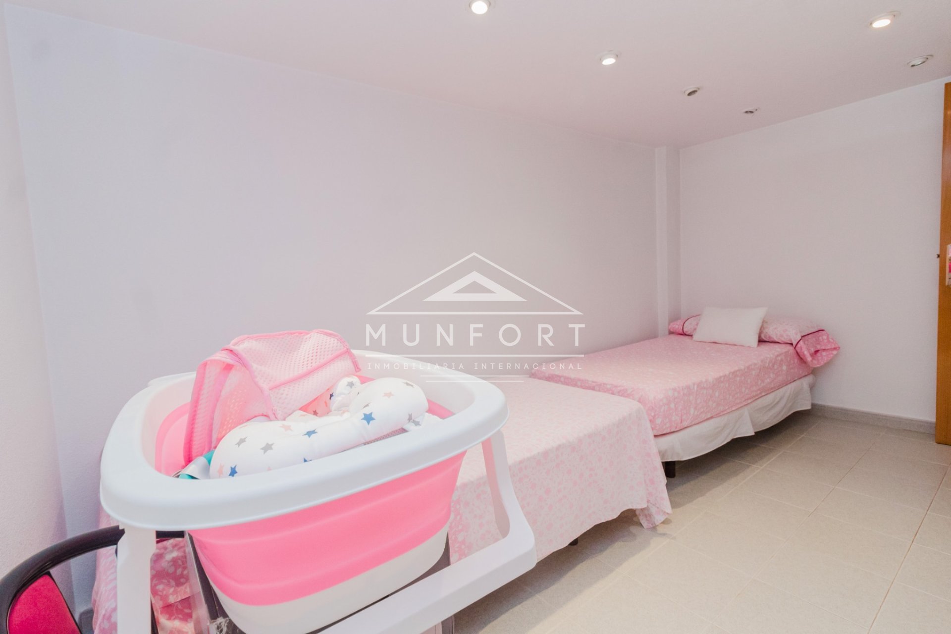 Resale - Commercial premises -
Alcázares, Los