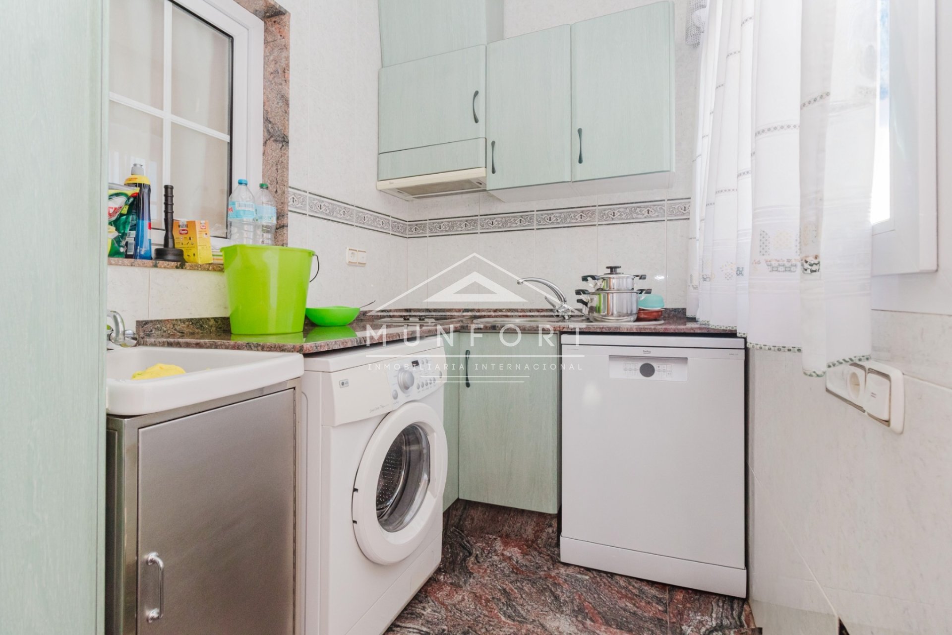 Resale - Commercial premises -
Alcázares, Los