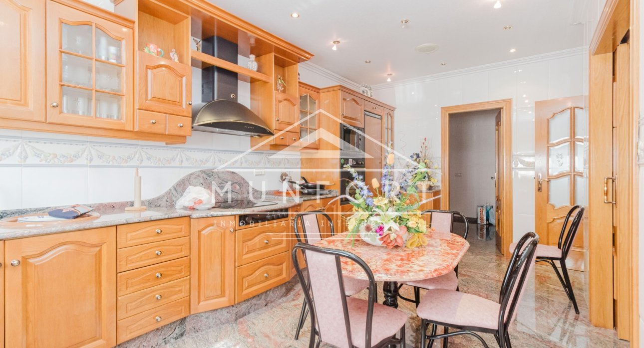 Resale - Commercial premises -
Alcázares, Los