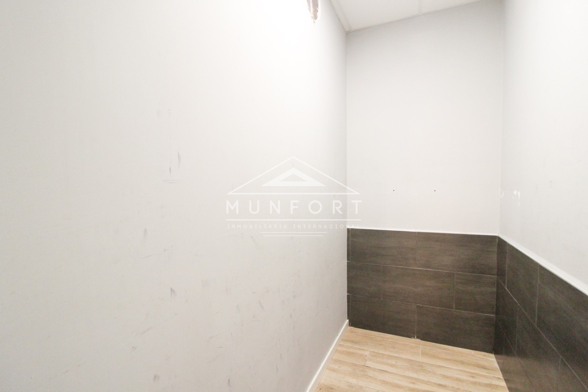 Resale - Commercial premises -
ALICANTE - Alicante