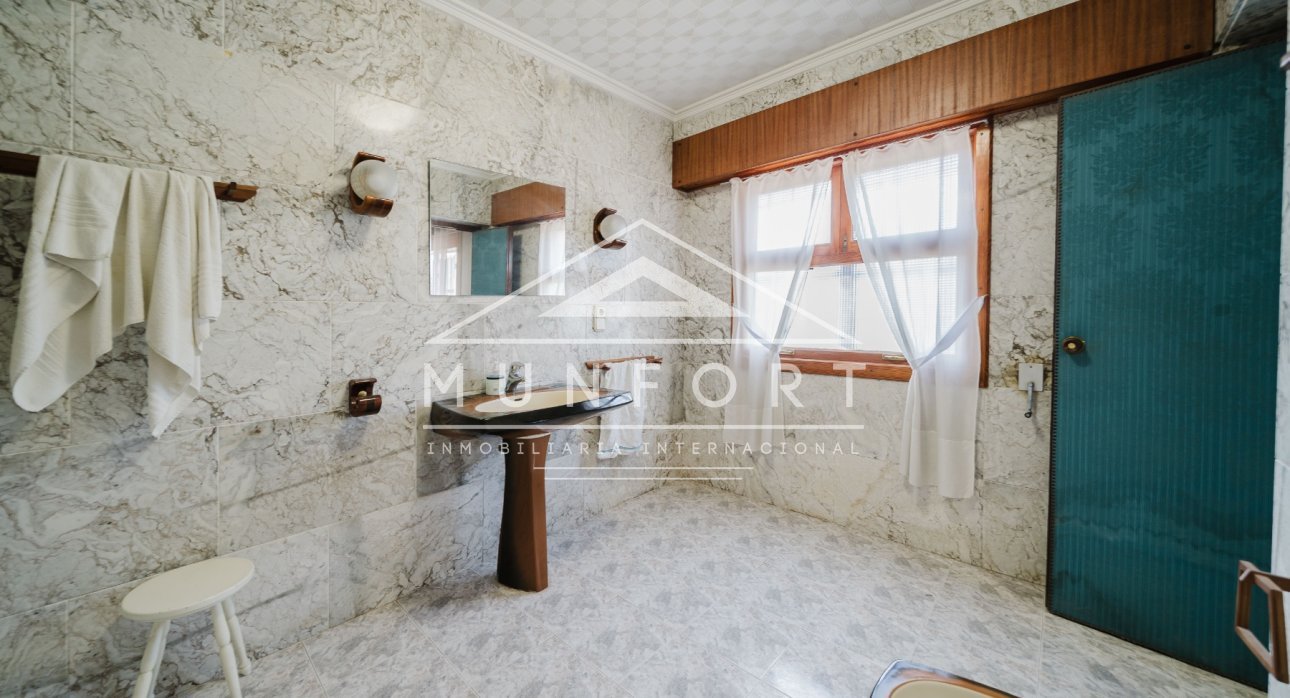 Resale - Commercial premises -
ALICANTE - Alicante