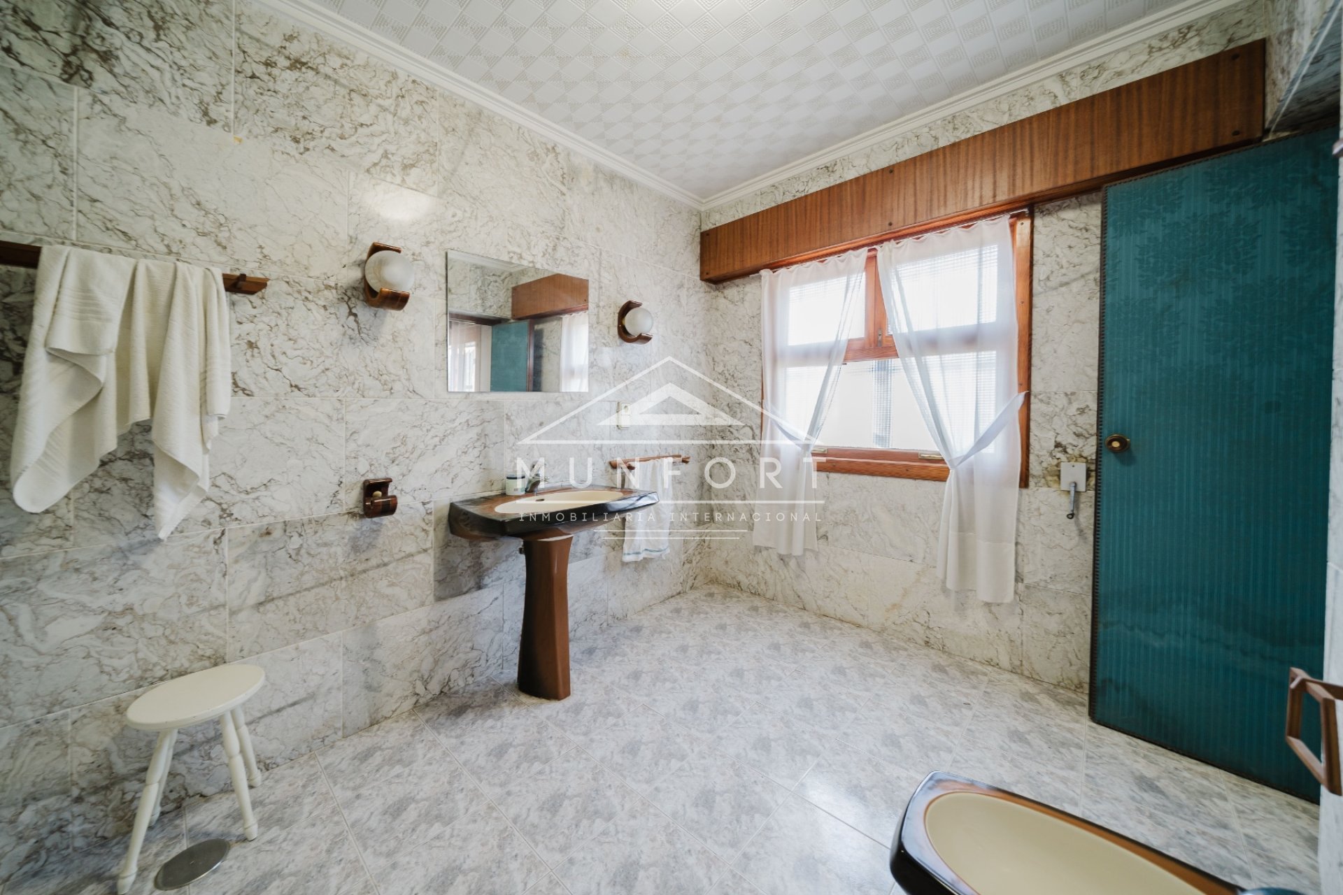 Resale - Commercial premises -
ALICANTE - Alicante