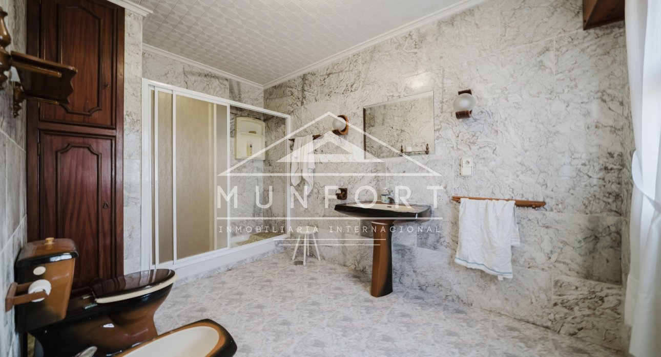 Resale - Commercial premises -
ALICANTE - Alicante