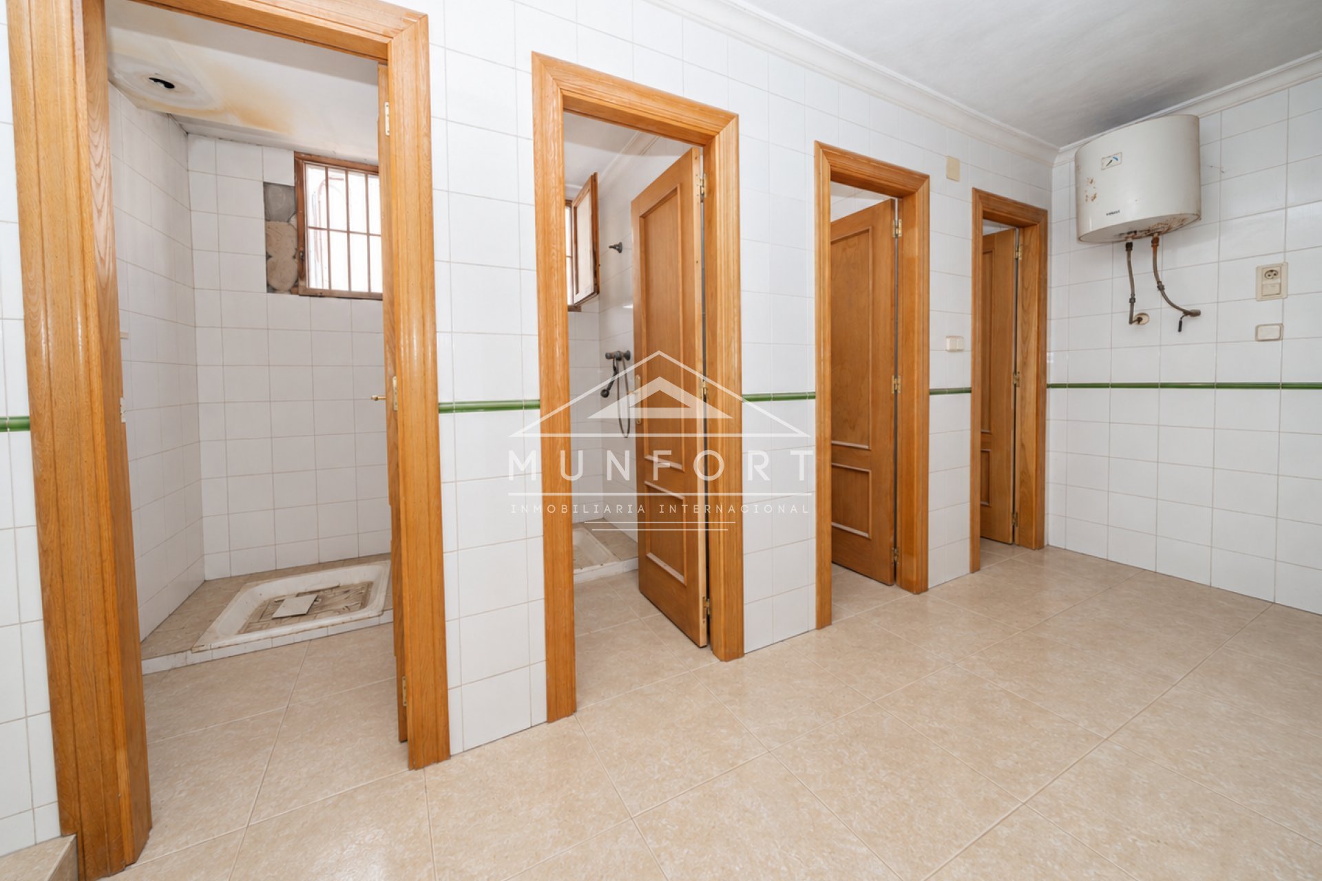 Resale - Commercial premises -
Bigastro
