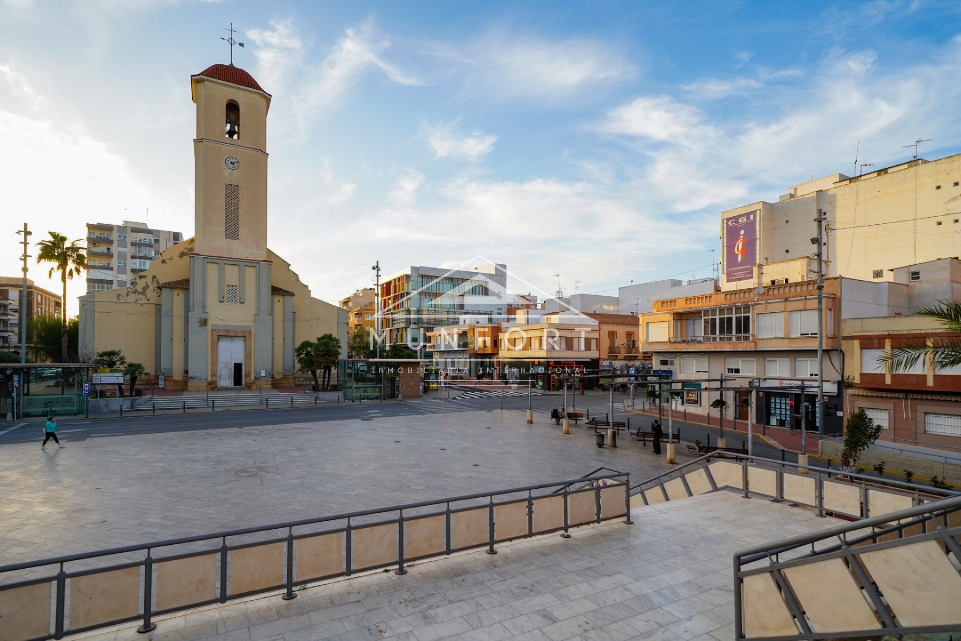 Resale - Commercial premises -
Guardamar del Segura