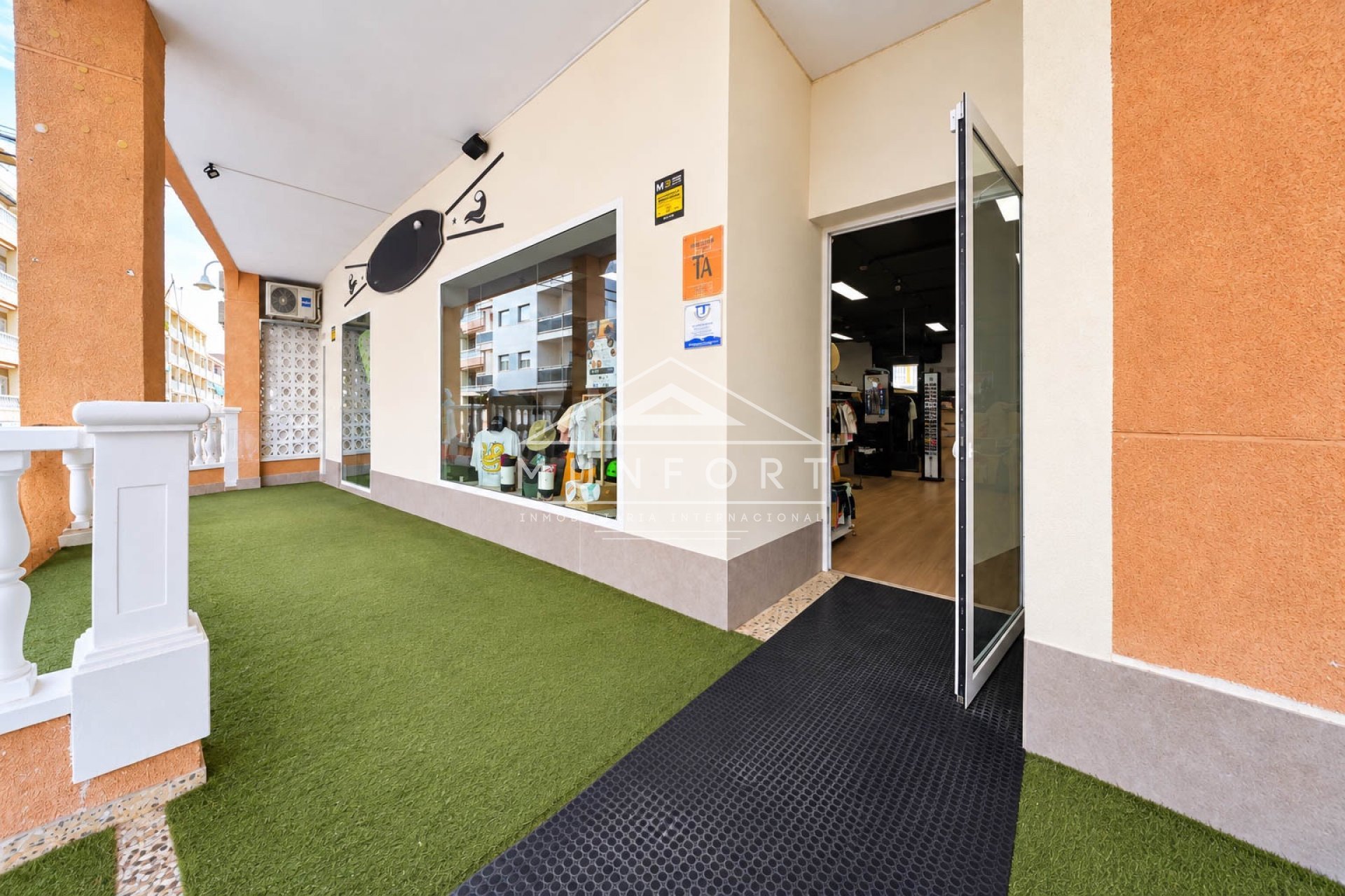 Resale - Commercial premises -
Guardamar del Segura