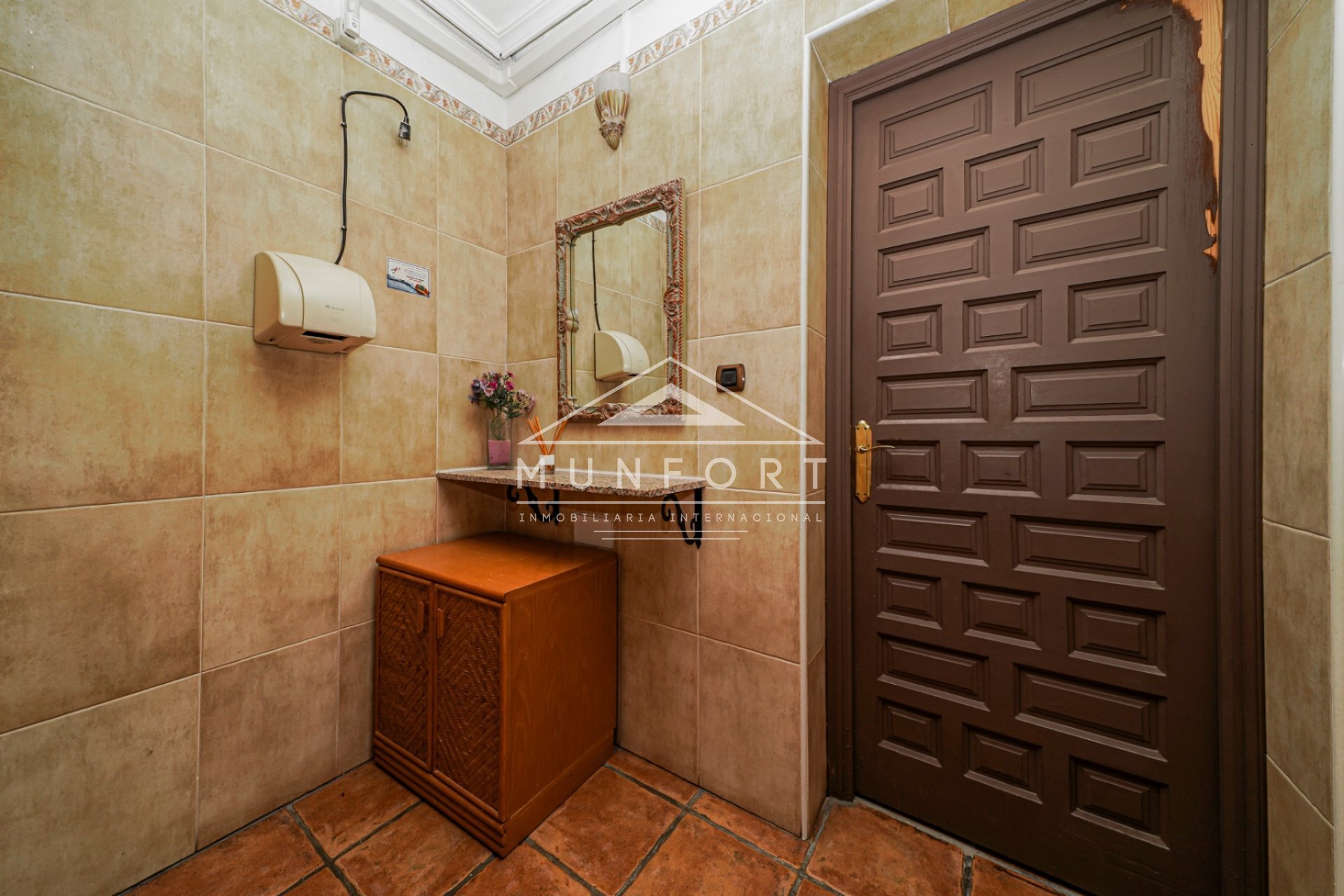 Resale - Commercial premises -
Murcia - GEA Y TRUYOLS