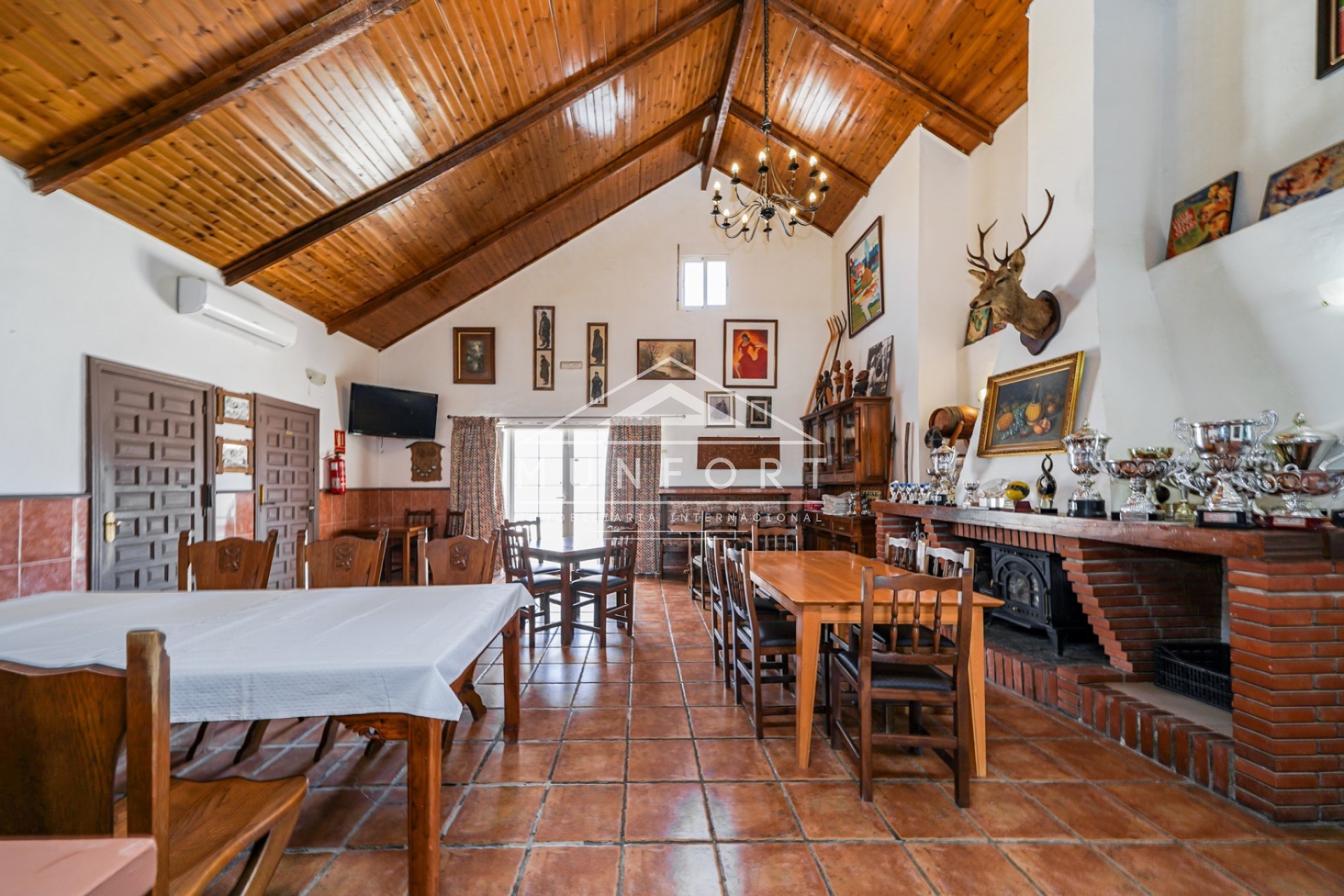 Resale - Commercial premises -
Murcia - GEA Y TRUYOLS