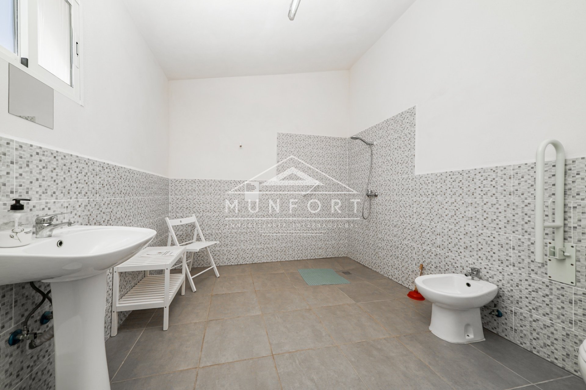 Resale - Commercial premises -
Murcia - GEA Y TRUYOLS