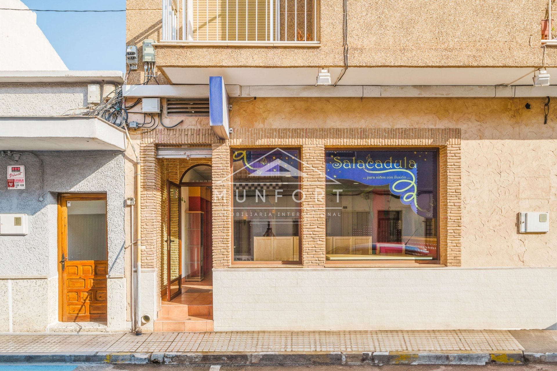 Resale - Commercial premises -
Pilar de la Horadada