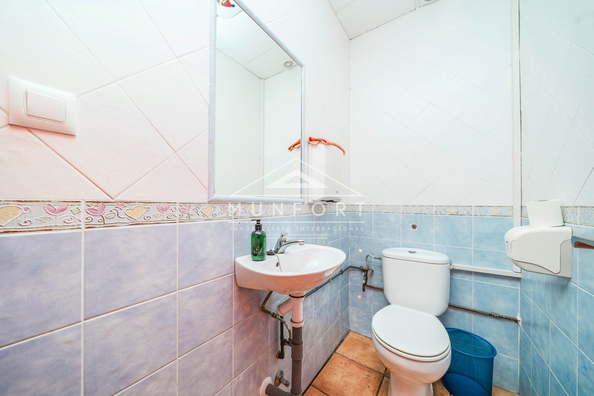 Resale - Commercial premises -
Pilar de la Horadada