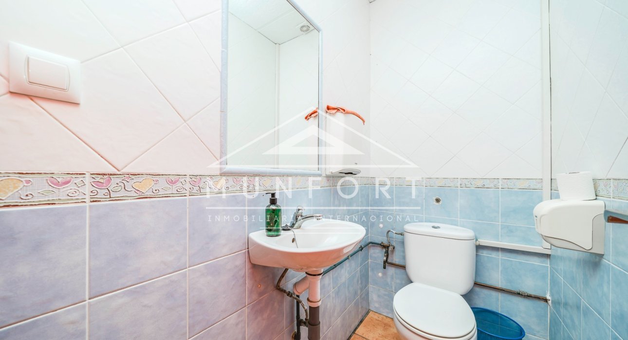 Resale - Commercial premises -
Pilar de la Horadada